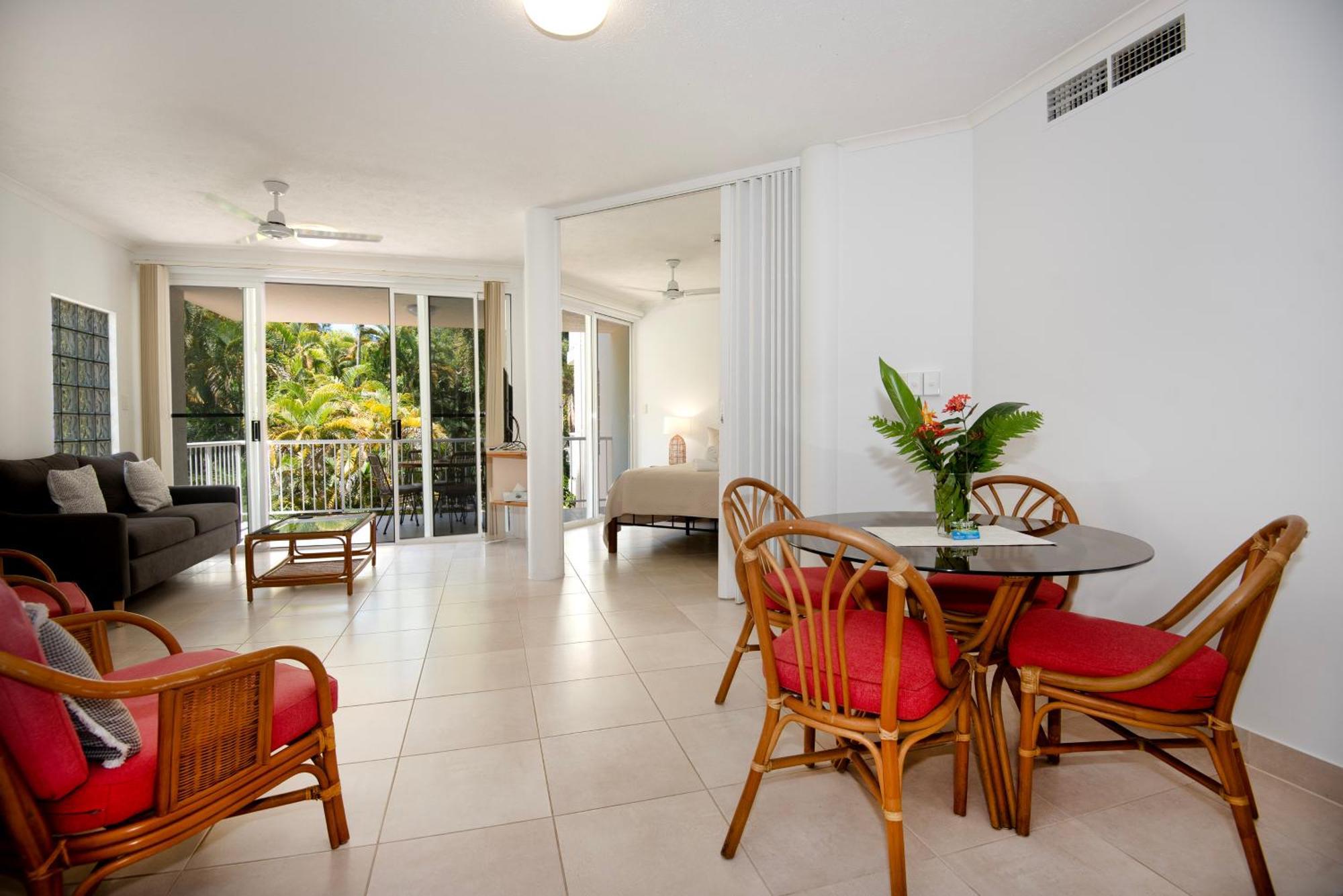 יורקיס נוב Golden Sands Beachfront Resort מראה חיצוני תמונה